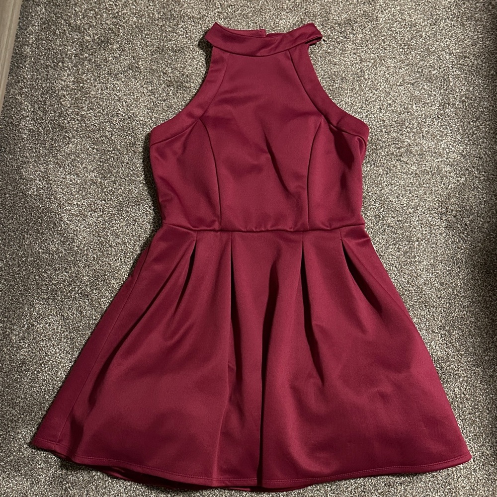 Elegant Burgundy Sleeveless Dress